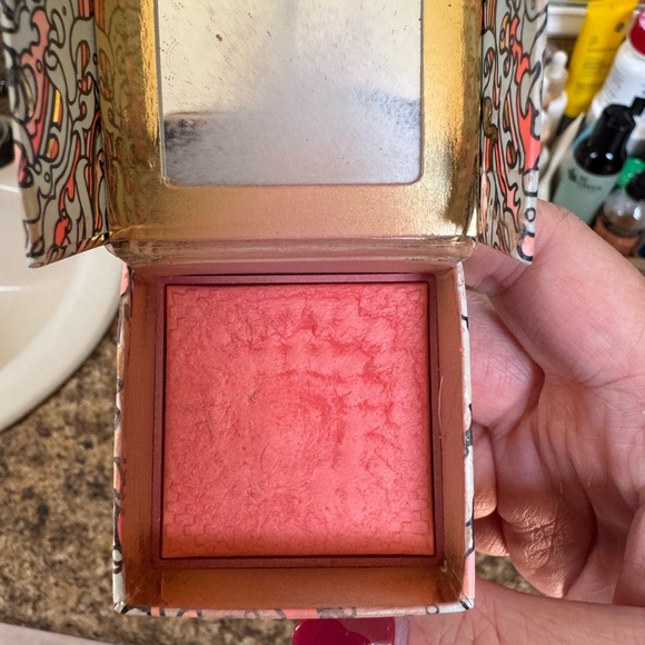 Benefit Galifornia Blush Powder - Picture 3 of 3